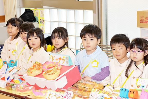 写真：お店やさんごっこ